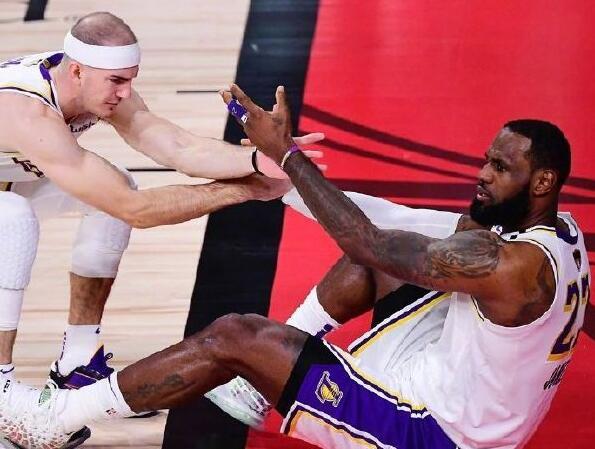 安东尼·戴维斯|别以为稳了！詹姆斯创耻辱纪录，浓眉公开表态，沃格尔宣布新决定！