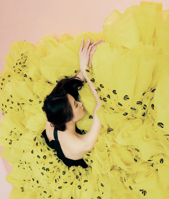 刘诗诗|刘诗诗真是挺贵气的，就算穿一身职场造型，也有一种高级感