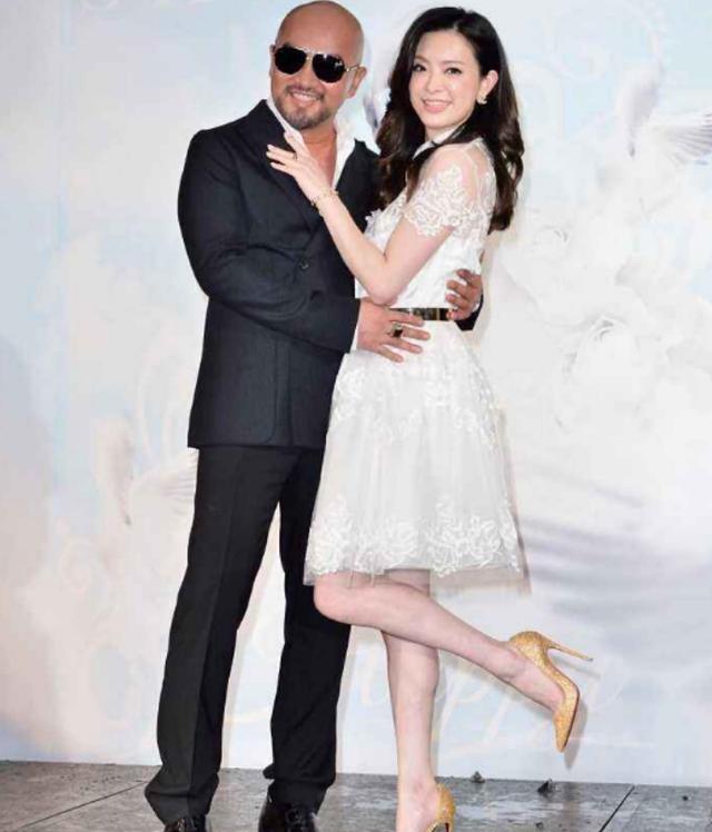 辛龙|辛龙仍难舍爱妻刘真！时隔3个月再发文，6字诉悲痛心境引众人落泪