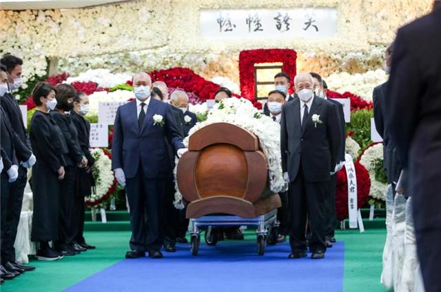 巨鹿路|李国宝是何身份，为何能给何鸿燊扶灵？香港名门望族，家族富5代