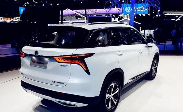 长安汽车|长安又成功了，这车月销量轻松10000+，好看好开还不贵