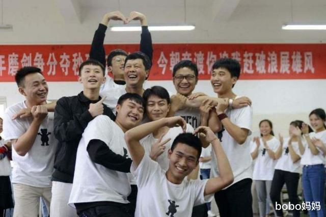 |班主任含泪直言:毕业后不愿再回学校看望的,多半是这4种学生