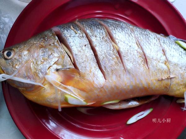 『』鱼刺卡在喉咙里,就别再喝醋了,给你支1招,鱼刺自己滑出来