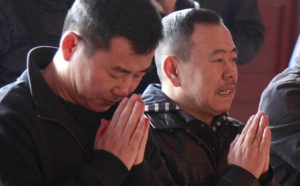 潘长江|潘长江的弟弟竟是我们熟悉的他，当看到长相后，差距一目了然