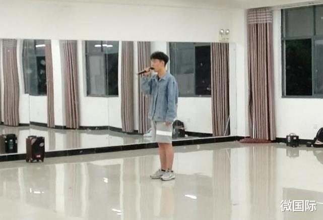 求职|面试官:在沙漠有100瓶水,其中一瓶有毒你怎么办?网友很溜啊