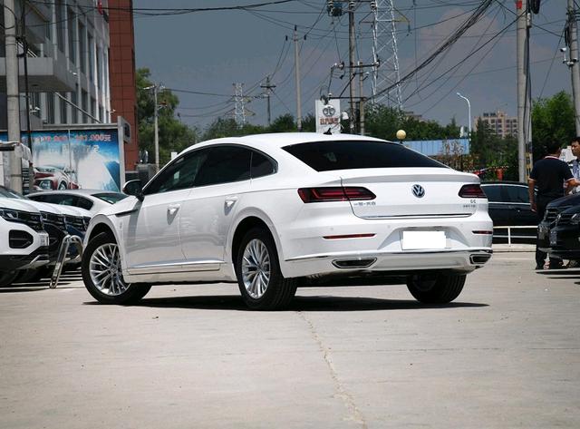 「库存车」“一代神车”倒下了！月销101台，即使20.68万起售，都是无人问津