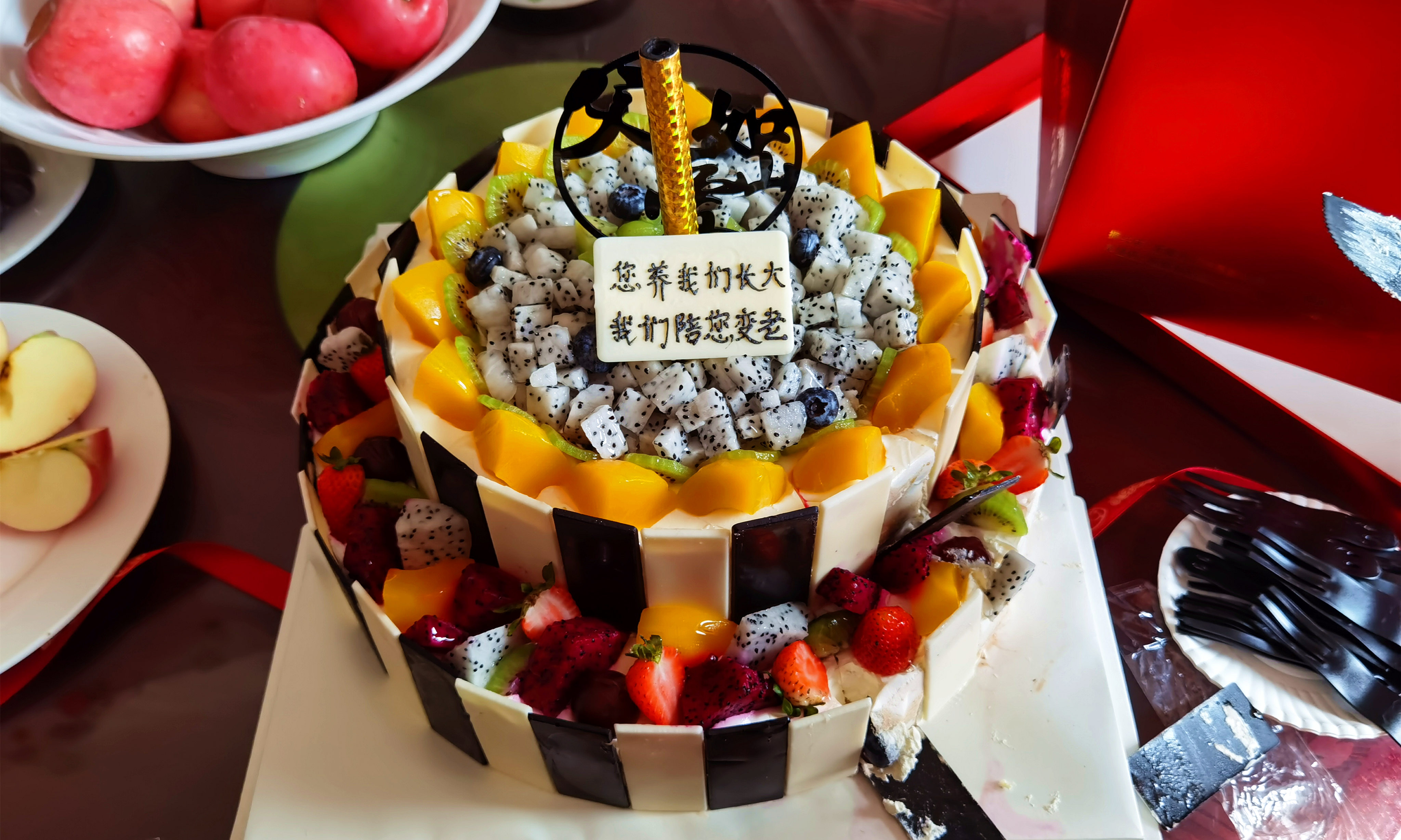 橄榄|父亲过寿，5个闺女来祝寿，一桌饭菜在朋友圈火了，网友：真有福