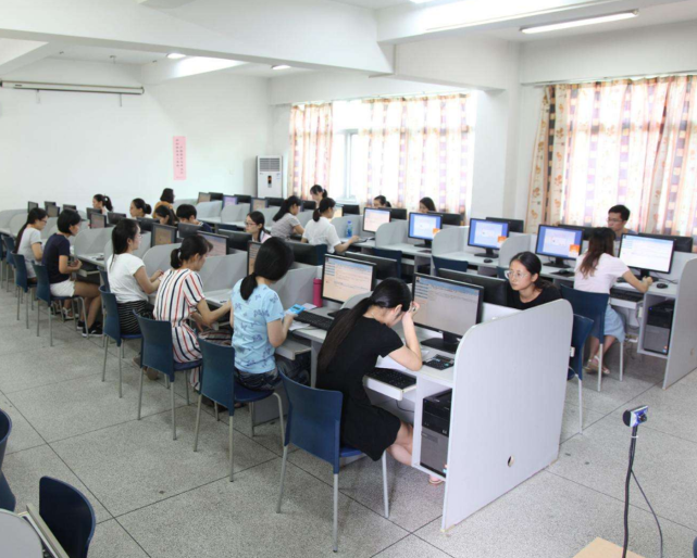 法学：父母眼中的大学好专业，现实已经被亮红牌，学历要求高难找工作