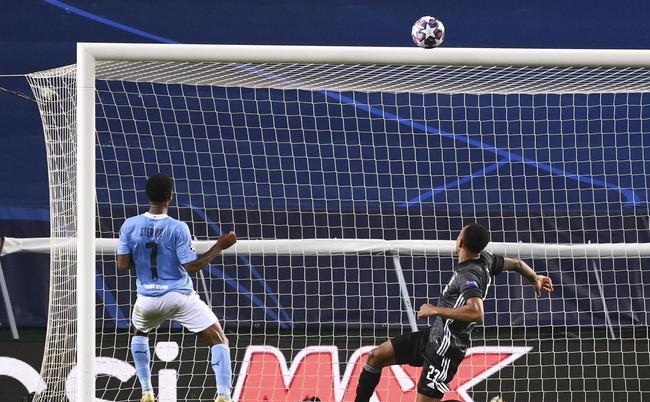 曼城|热议曼城被里昂爆冷:头号伪强队现形,娘炮瓜帅真不如穆里尼奥