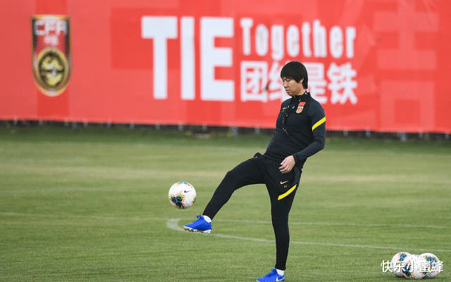 国足■国足本期集训开始的第一天，主帅李铁就对外爆出了猛料，真厉害！