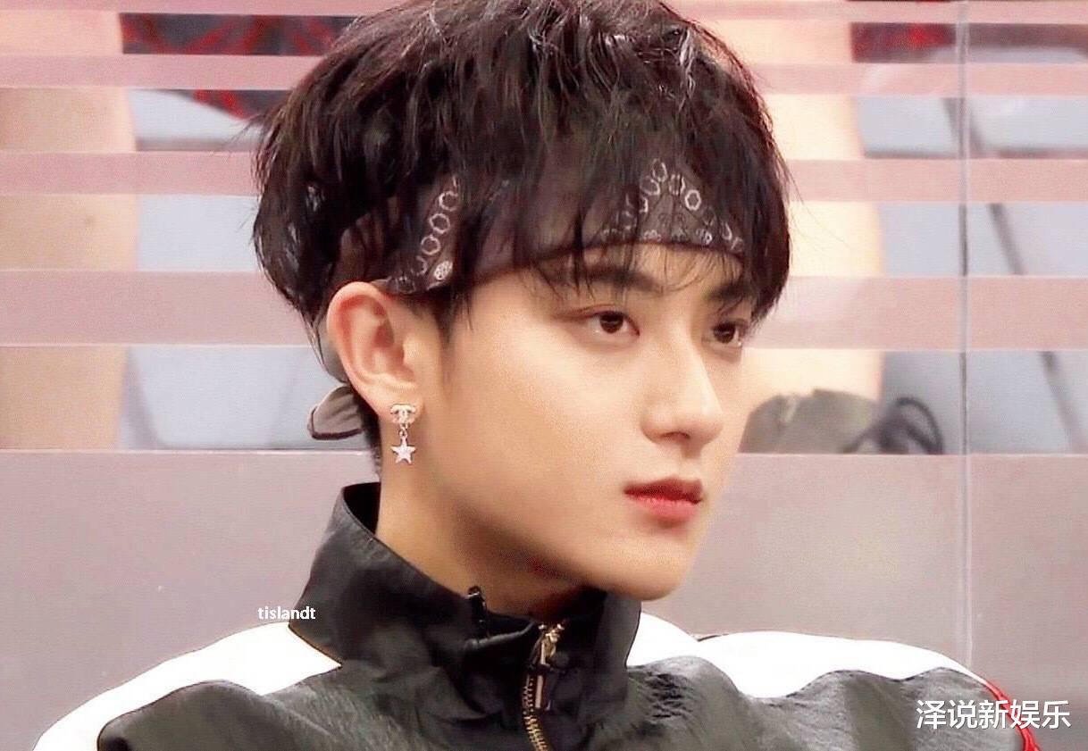 黄子韬|黄子韬再次表白徐艺洋，求爱方式用心令人羡慕，对方态度让人失望