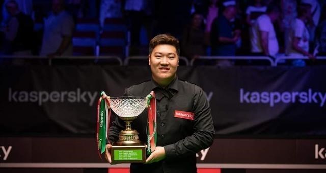 颜丙涛|特鲁姆普心魔难祛,颜丙涛项庄舞剑,球迷传话:比赛时少提提裤子