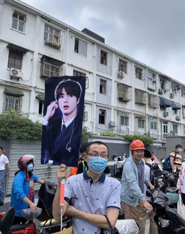 |高考第一天,朋友圈的鬼才文案纷纷为高考加起了油,哈哈