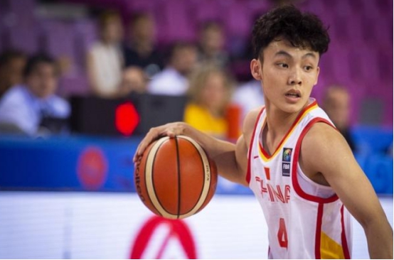 姜伟泽|新生代的后卫姜伟泽和徐杰谁更优秀?