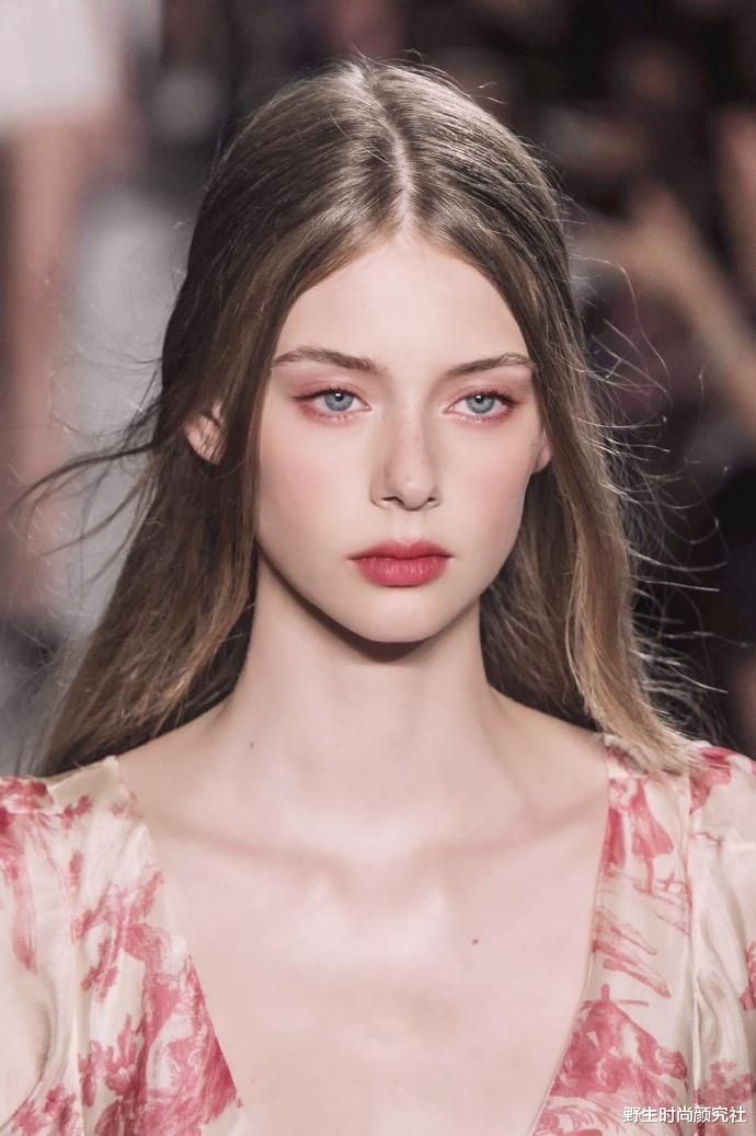 胶原蛋白|女生晨起保持这4个习惯，皮肤会满满胶原蛋白，素颜比化妆更精神