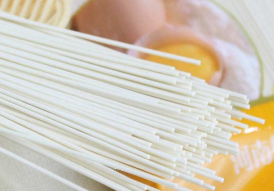 「面条」爱吃面条的留意了，看见“这3种”扭头就走，员工：从不给家人吃