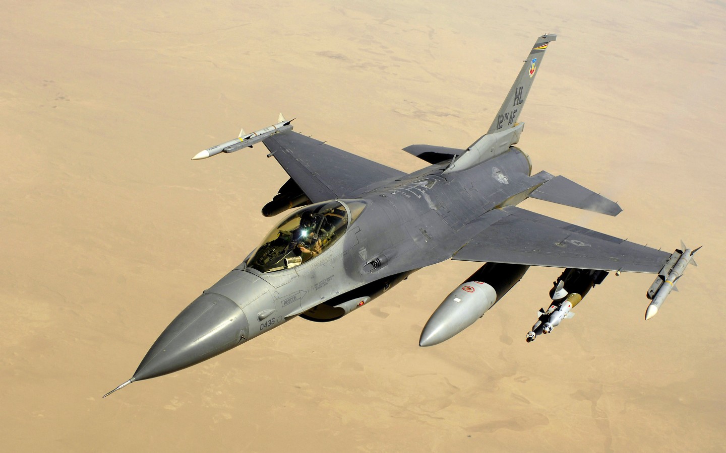 『美军』一架C17掠过乌鲁木齐,美军是纯粹借道而过?