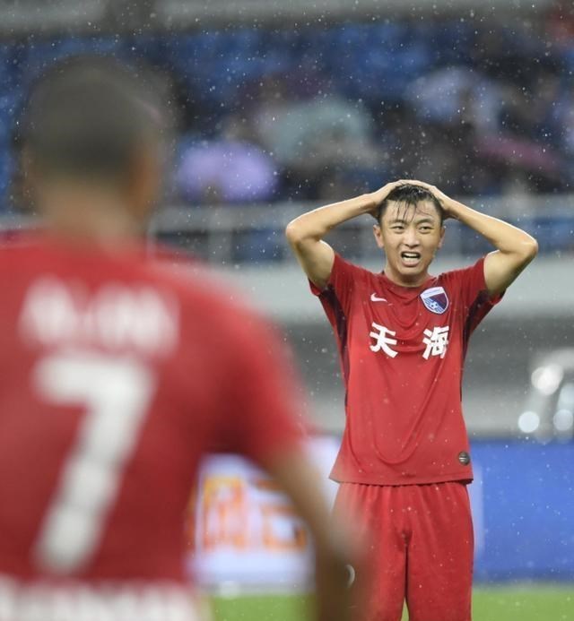 杨旭■国足当红国脚去向成疑，重返老东家或加盟这支新军？