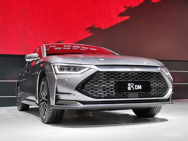 『比亚迪汉』比亚迪汉正式发布，4.7S破百，预售价曝光，特斯拉想溜