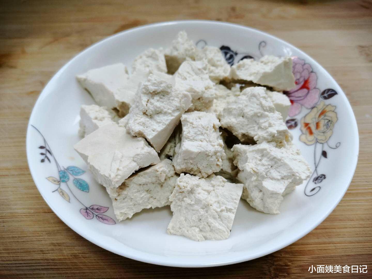 「白菜豆腐汤」立夏后，这汤三天两头准做一锅，清甜美味汤味鲜，还清肠刮油！