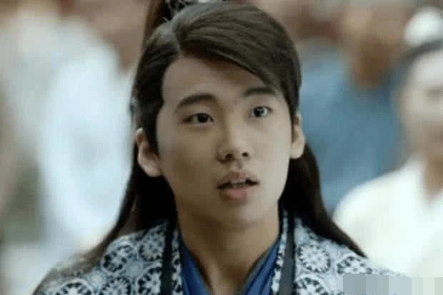 #郭麒麟#她在郭德纲落魄时离婚，抛弃4岁郭麒麟，今成跨国总裁，千里寻亲