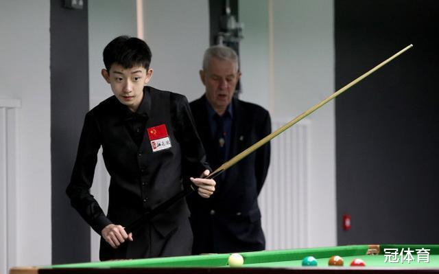 奥沙利文|斯诺克神童横空出世！中国小将创历史，15岁新星淘汰奥沙利文克星