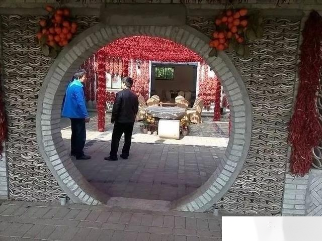 实拍：兴平渭水边，挂满红辣椒的庭院...