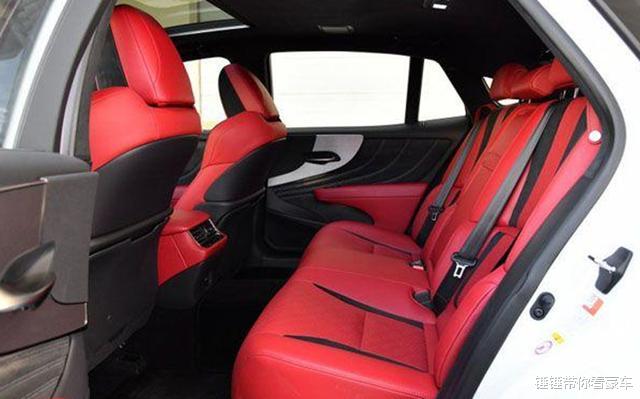 「豪车」铁了心要翻身！价格一次性下降67万，重2.3吨油耗才6.8升