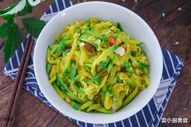 南瓜|它是天然的“肠道润滑剂”，肠胃不好的人要多吃，现在正当季