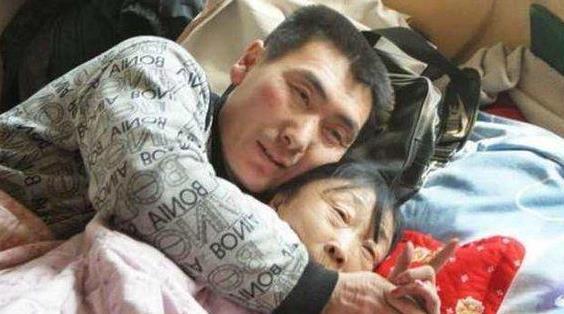 韩流偶像圈趣闻 当年不顾家人反对，坚持娶60岁老太的28岁小伙，现状如何