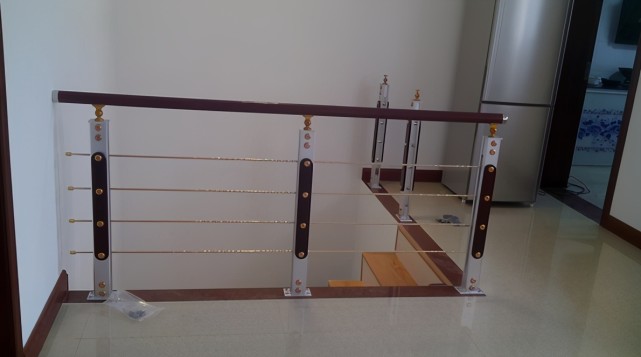 |自己网上买钢架给老房加了个楼梯,完工后老婆夸我真会过日子