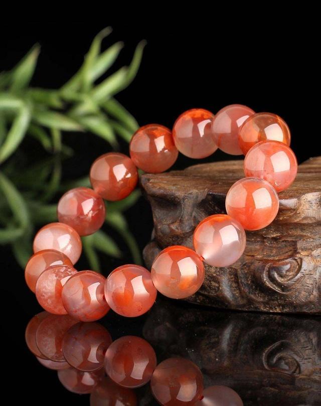 「文玩」文玩人的“标配”，玩过这3种文玩，你才是真正的“玩家”！