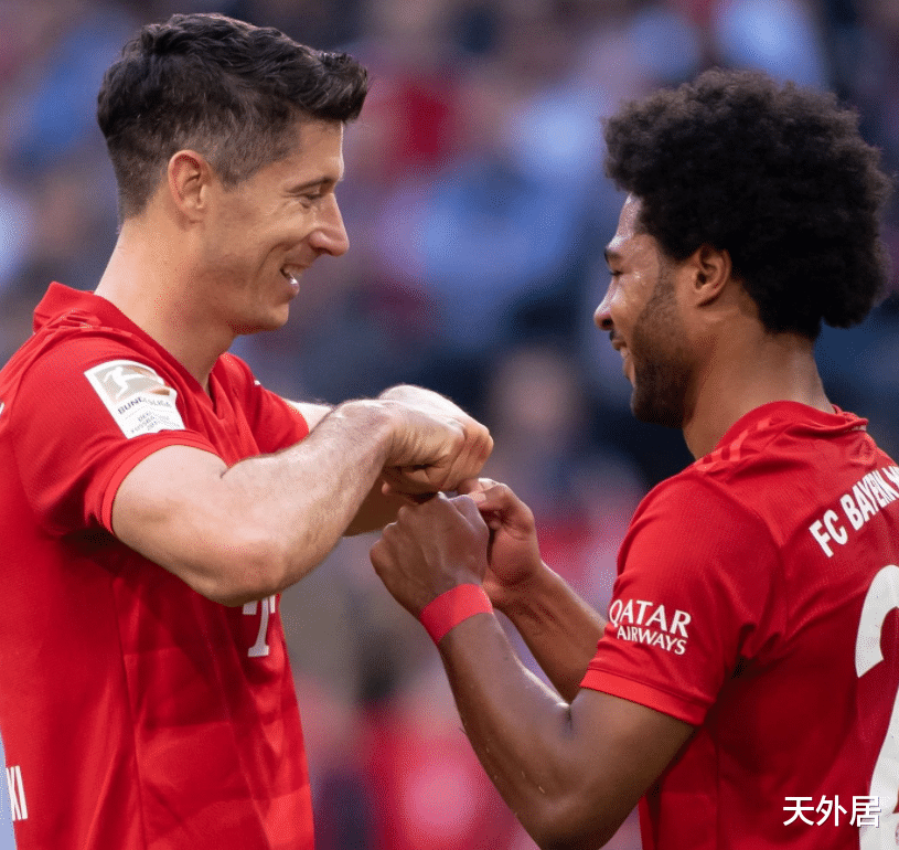 C罗|决赛或成拜仁神迹之夜!C罗纪录摇摇欲坠,梅西纪录则已被超越