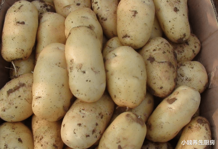 「土豆」买土豆时，挑黄心的还是白心的？老菜农说漏了嘴，以后别再乱买了
