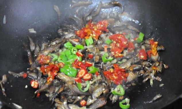 辣椒|外行人吃牛肉，内行人专吃它，钙是牛肉的三倍，初夏最鲜美！