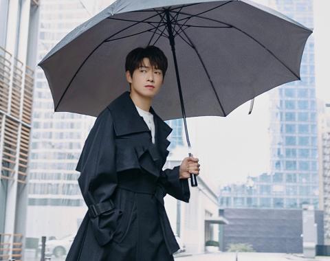 魏大勋|魏大勋首支个人单曲上线，谁注意第一个评论的爱豆是谁？不愧是多年好友