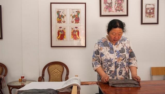 血栓|上厕所时，大便“前硬后软”是怎么回事？或许和3点有关