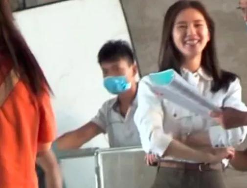 杨幂|33岁杨幂上节目被指脸太垮，成85花中状态最差的？