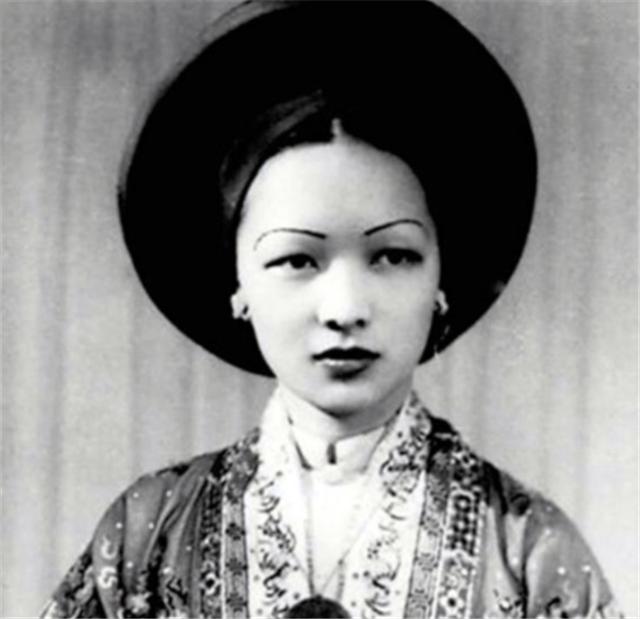 越南|越南第一夫人陈丽春：蛇蝎美人，因傲慢引起兵变，几乎全家被杀