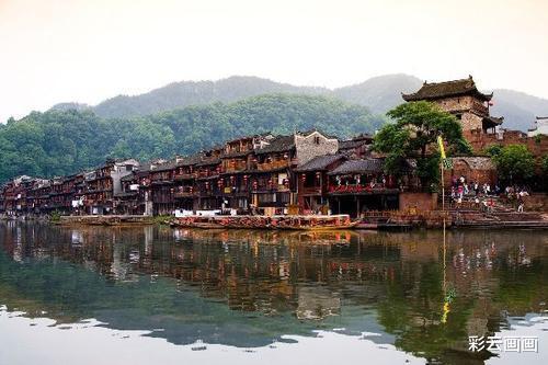 导游|出去旅游，导游为什么会常劝情侣不要住在一起？