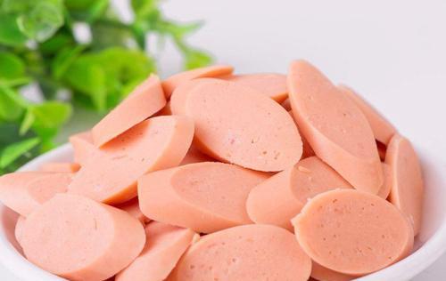 『』买火腿肠，无论什么牌子，只要包装上面有“这行字”，白给都不要