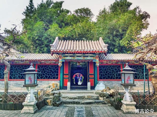 和珅|中国第一豪宅\恭王府\，一颗原木价值27个亿，世界首富也买不起