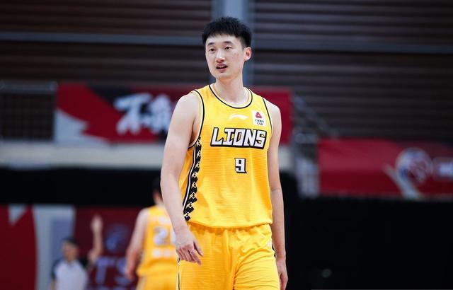 李春江|1分，4分！21.6%，三分37中8，失去靠山后，才發(fā)現(xiàn)李春江有多自私