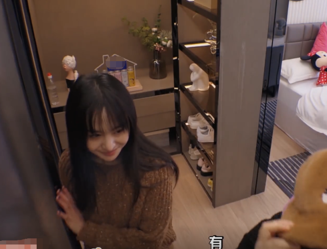 「郑爽」郑爽姐姐来做客，看到姐姐们的颜值，才知啥叫“老天爷赏饭吃”