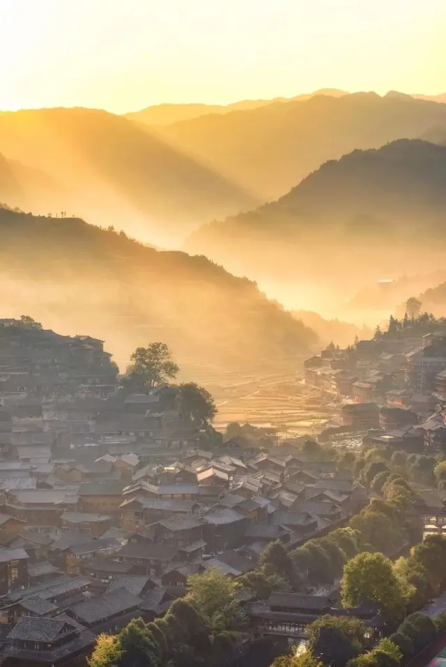 梯田|适合国庆假期穷游的地方，梯田、瀑布、樱花、峡谷，风景优美宁静