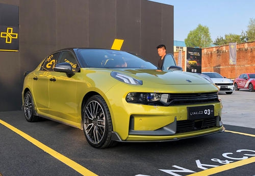 奥迪A4@为什么花23万买吉利领克3的人不买奥迪A4，宝马3系？