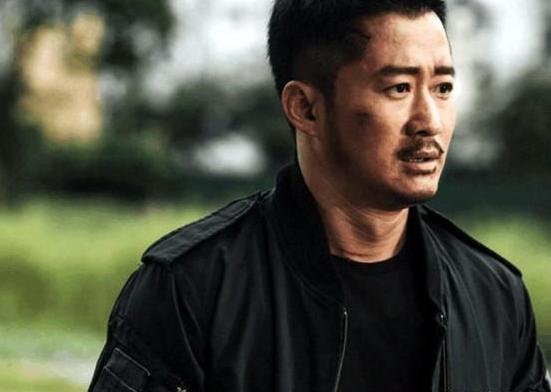 『吴京』吴京为什么可以借到军方装备？军方回应让人心服口服