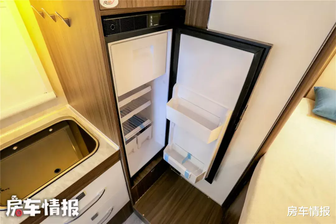 轿车▲瑞弗新款房车上市！车高不到3米拥有多个独有技术，适合一家4口