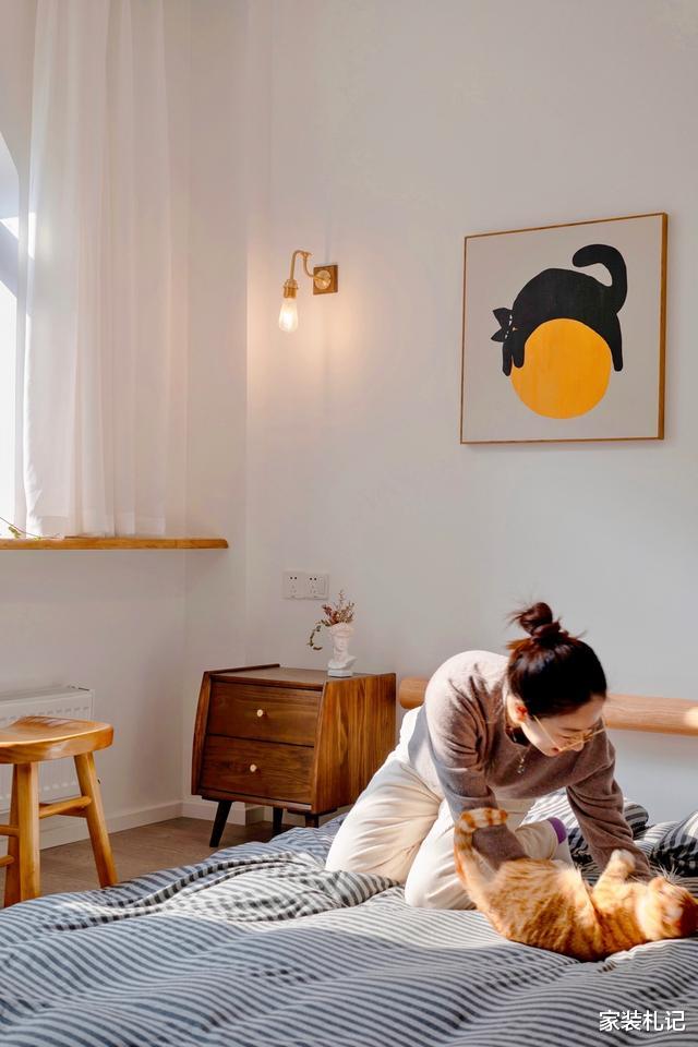 |舍弃电视墙,不买餐桌,学她家这样设计,简约又漂亮!