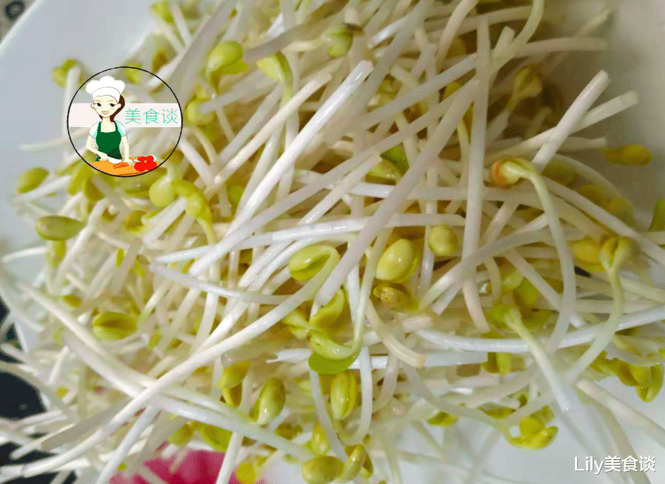 「黄豆芽」韭菜和它是天生一对，一周吃3次，清肠排毒，腰小一圈，肚腩变平